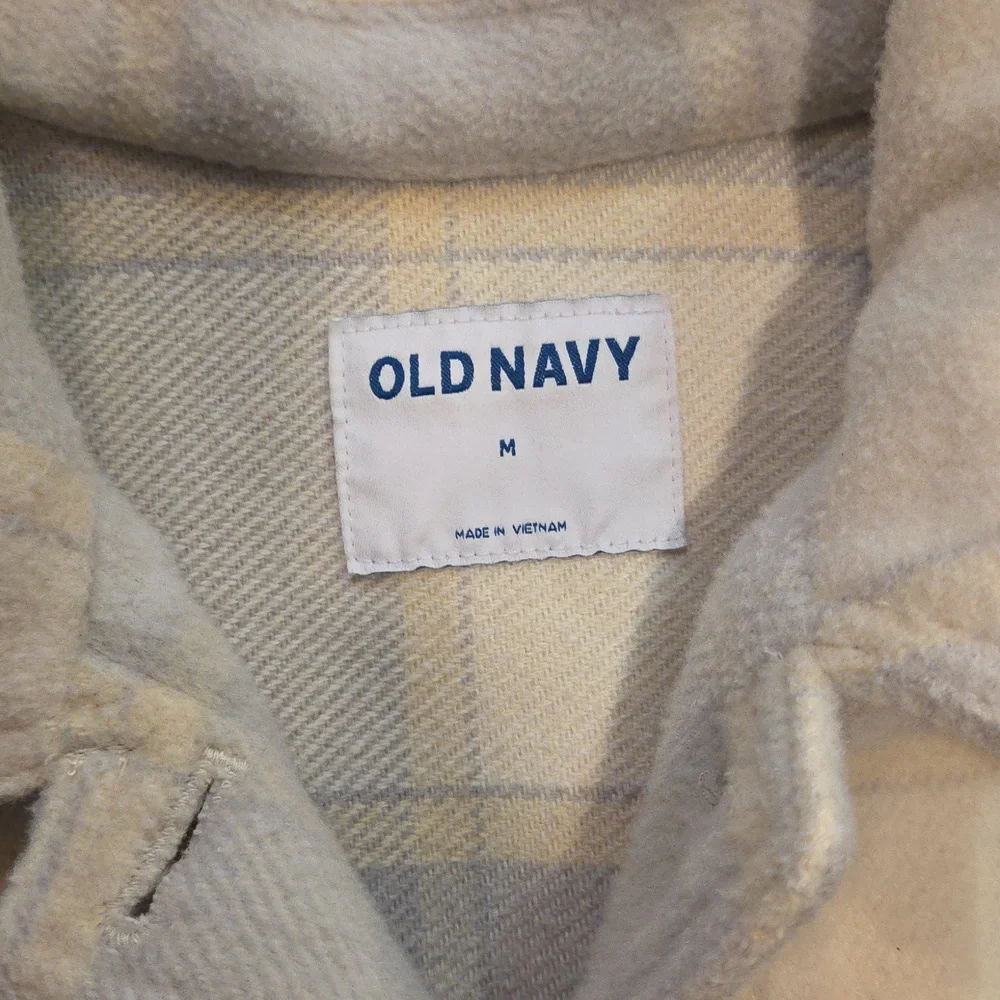Old Navy Soft-Brushed Utility Shacket - Picture 4 of 8